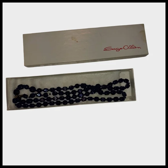 Classic Navy Beaded Long Necklace - Vintage - Picture 6 of 12